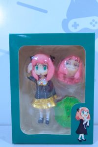Фигурка Аня Семья шпиона в коробке 15 см