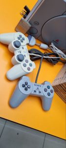 Sony Playstation 1 Fat 2 геймпада +Игры б/у