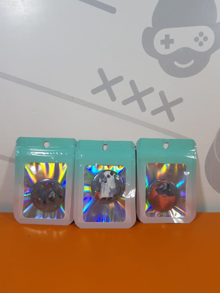 Значок малышка опоссумы